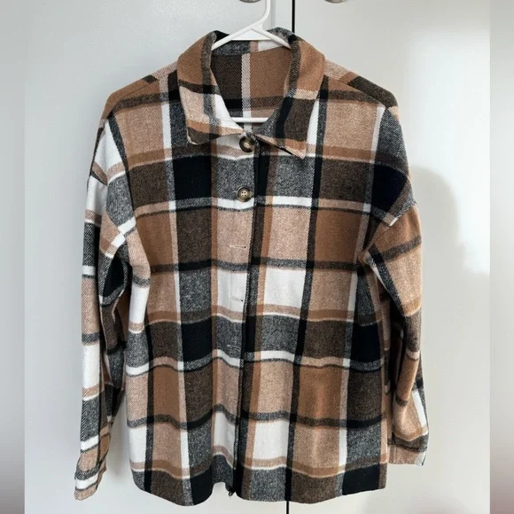 Shacket - Picture 1 of 3